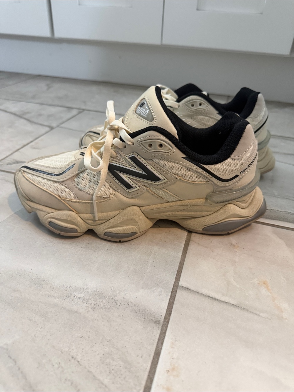 New Balance 9060 Women’s SZ
